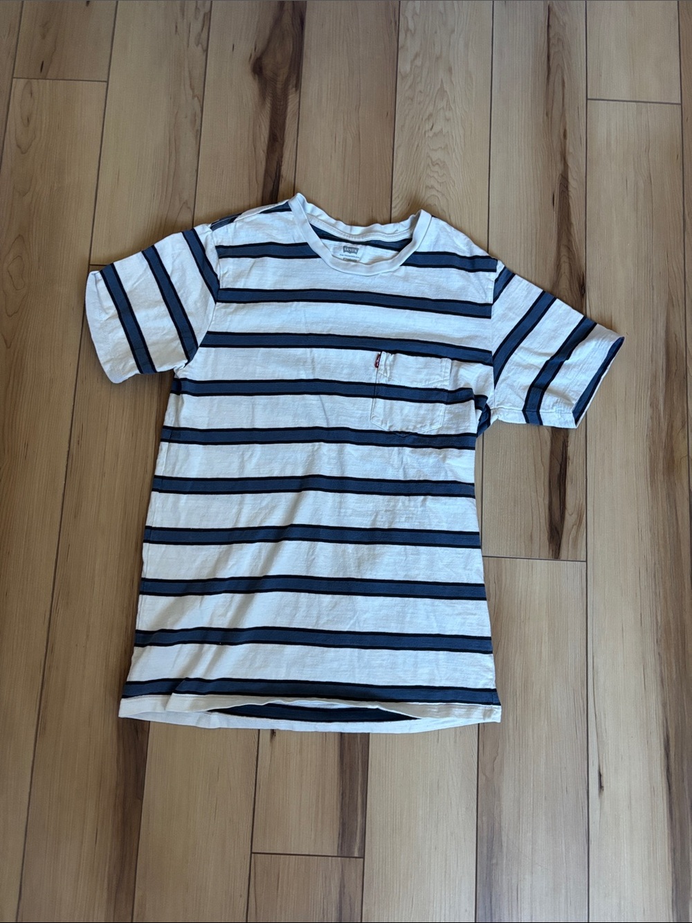 Levi's White and Navy Striped Pocket T-Shirt